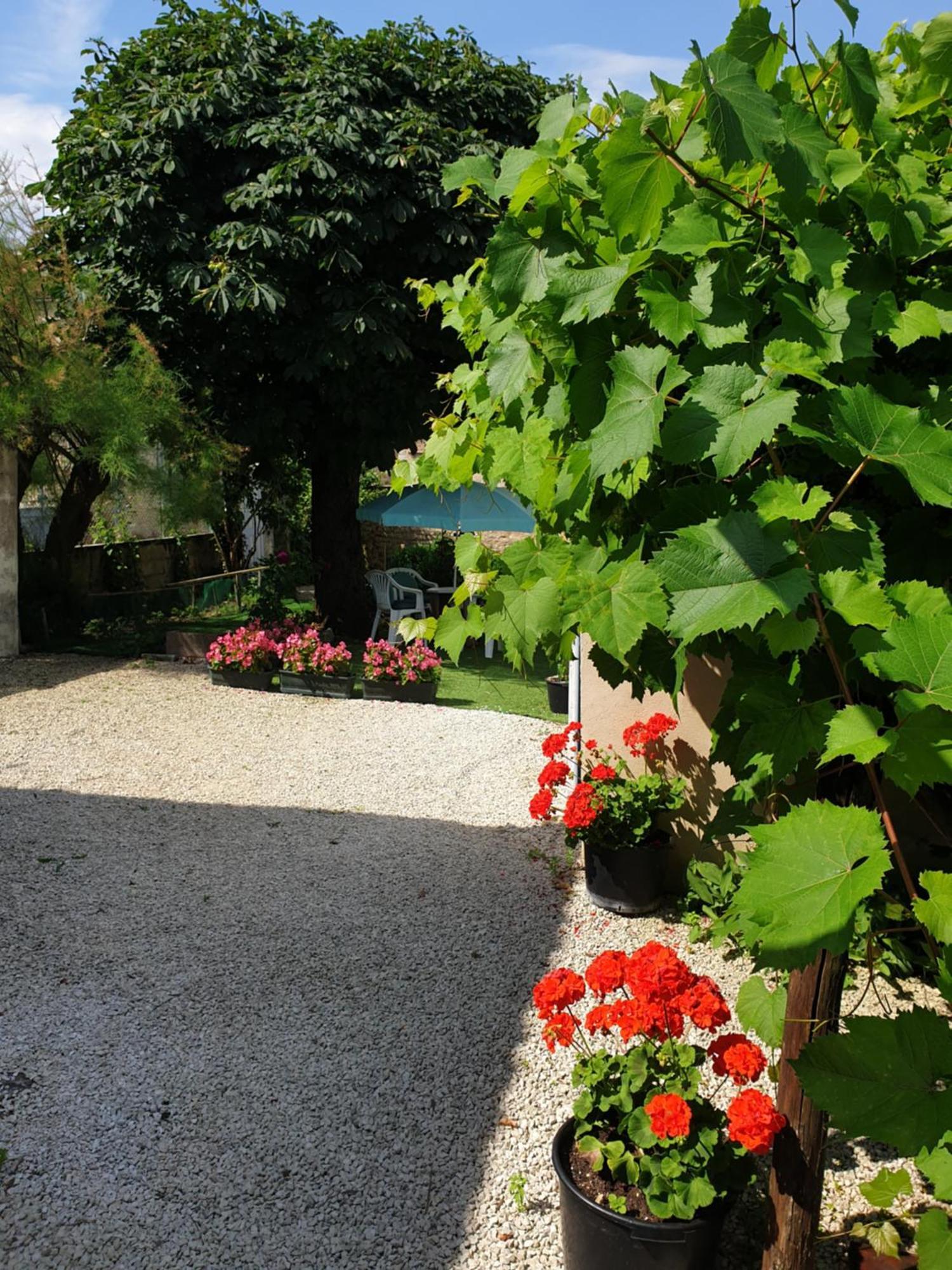 Tusson Chambres D'Hotes Charente Exterior foto